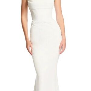 Minimalist White Fitted Mermaid Wedding Dress